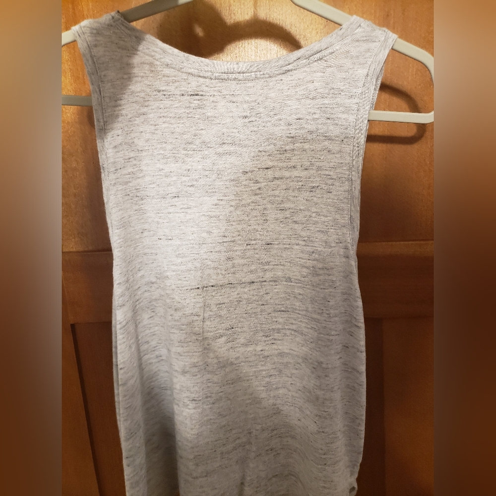 Distressed tank - Picture 5 of 5